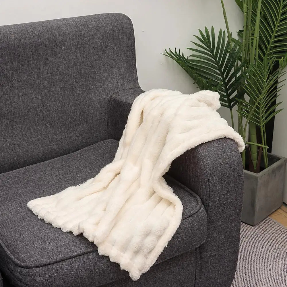 New Double Sided Warm Blanket Skin-Friendly Warm Conditioning Quilt Breathable Ultra Soft Plush Striped Blankets