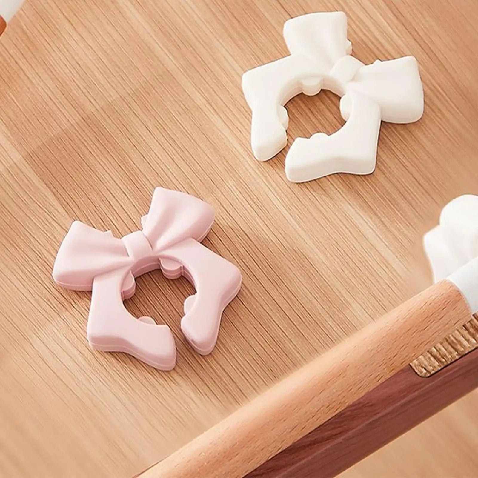 Bowknot Silicone Spatula Holder Kitchen Splash Ladle Holder Non-Slip Spatula Protector for RV College Dorm Home Spoon Rest