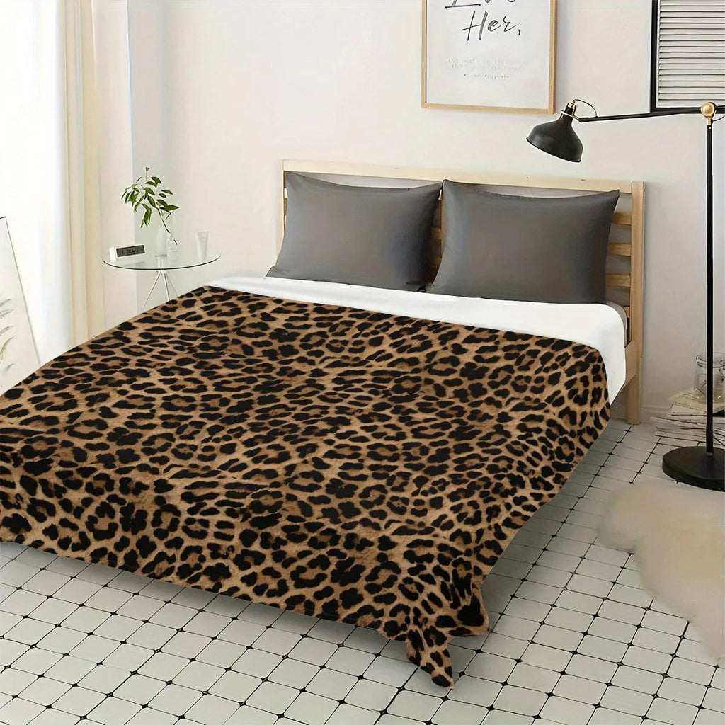 1pc Luxurious Leopard Print Flannel Blanket-Soft,Cozy & Hypoallergenic,Ideal for Sofa,Bed,Office, and Outdoor Use