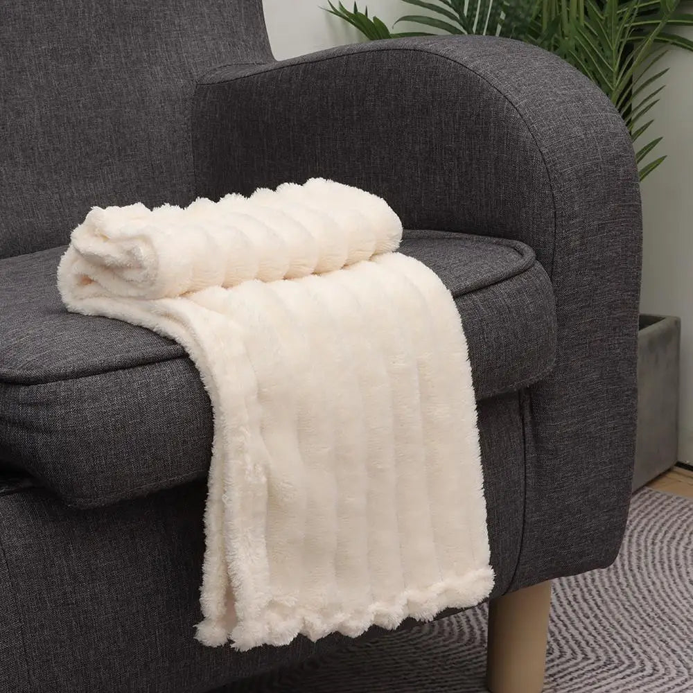 New Double Sided Warm Blanket Skin-Friendly Warm Conditioning Quilt Breathable Ultra Soft Plush Striped Blankets