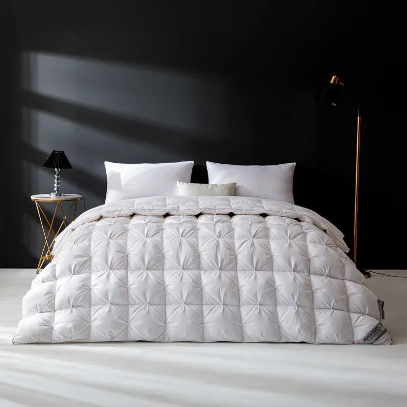 100% pure cotton goose down comforter, five-star hotel down comforter, winter thick comforter, spring and autumn comforter