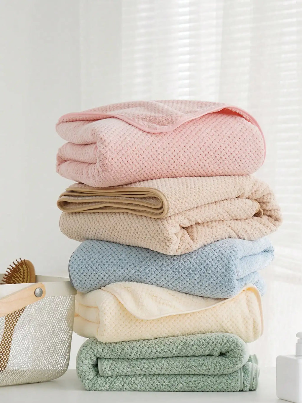 Extra Large 88x175cm Polyester Bath Towel, Hollow Square Knit, Soft Absorbent, 8 Pastel Colors