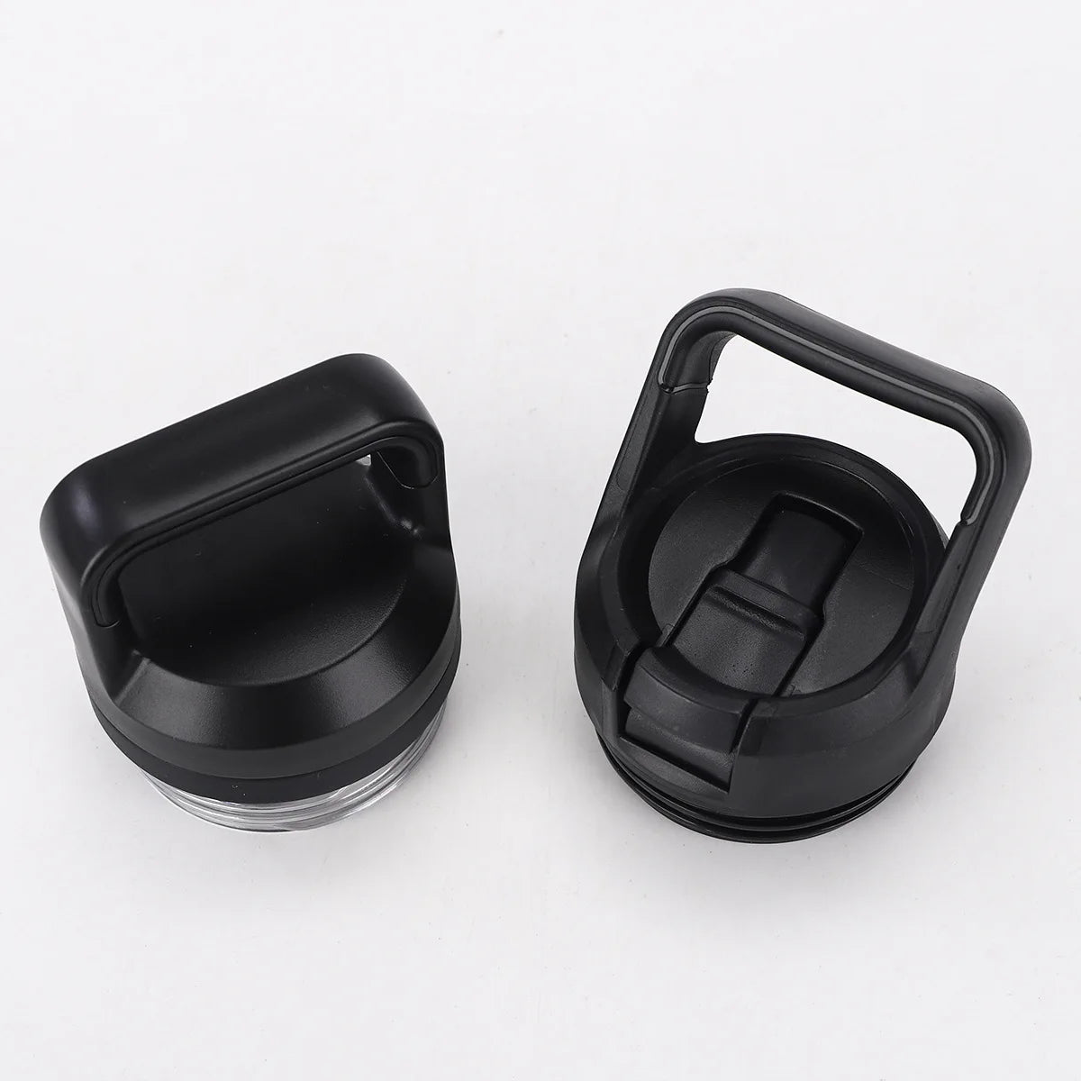 600ml, two lids for direct drinking and straw drinking, large-capacity 304 stainless steel sports thermos.