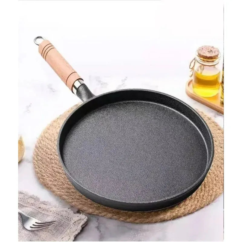 2026 Thick cast iron flat bottomed frying pan for grilling meat without coating and non stick frying steak and fried egg pan