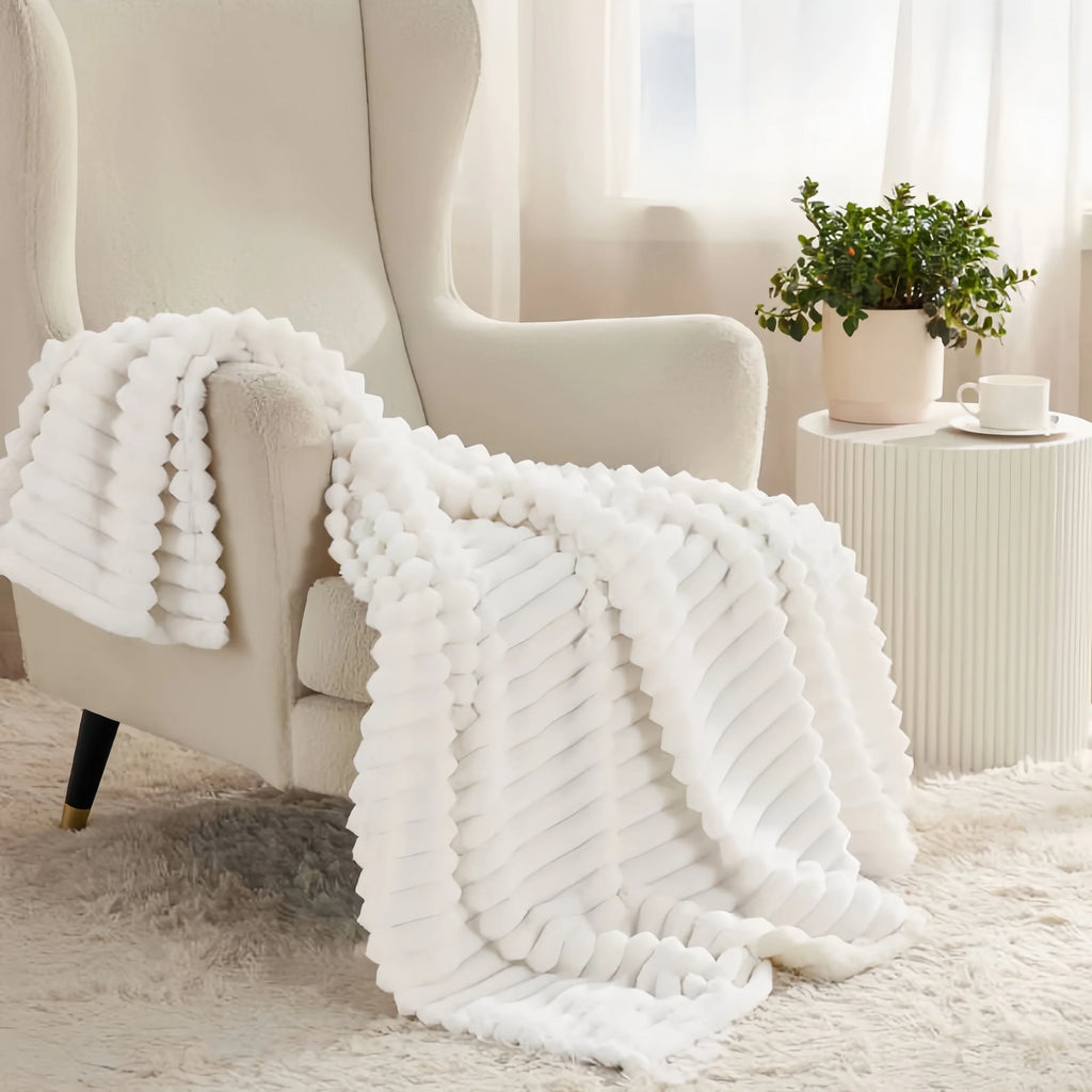 ROSEKIND Blankets 3 Size for Bed, 300GSM Soft & Warm Fleece Throw, Decorative and striped flannel fleece blanket for Adult
