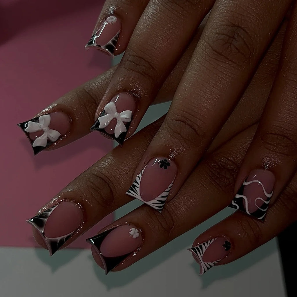 10Pcs Press on Nails Short Square Head Fake Nails with Flower Rhinestone Design Wearable Finished False Nail Tips