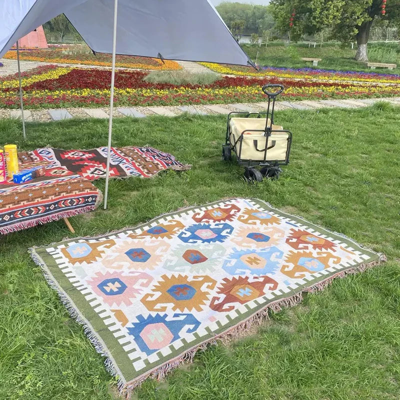 1pc Durable vintage camping blanket - perfect for outdoor picnics, tear resistant polyester fiber, machine washable