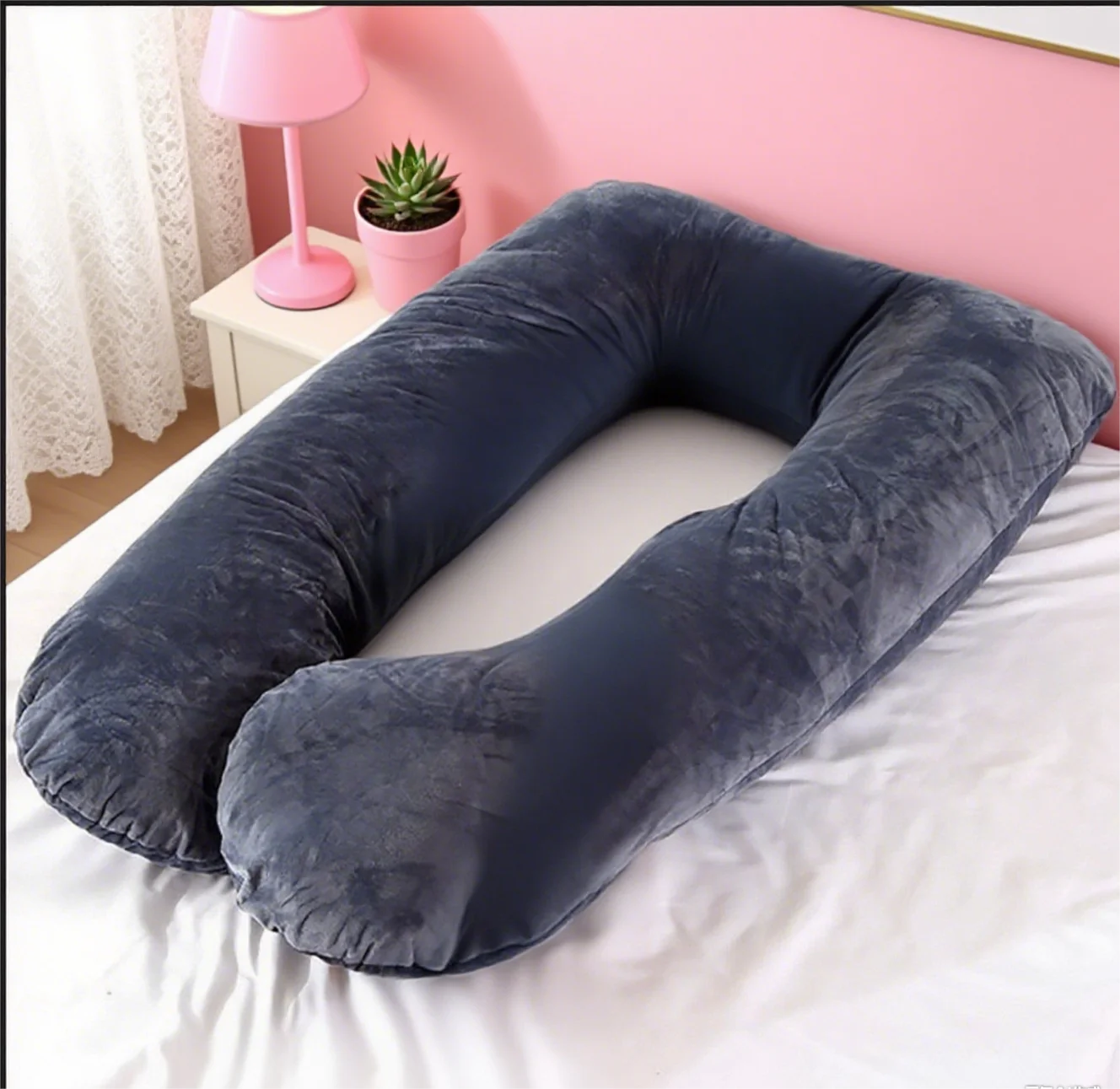 The velvet maternity pillow is soft to the touch and less irritating to the skin, bringing a comfortable touch to pregnant women