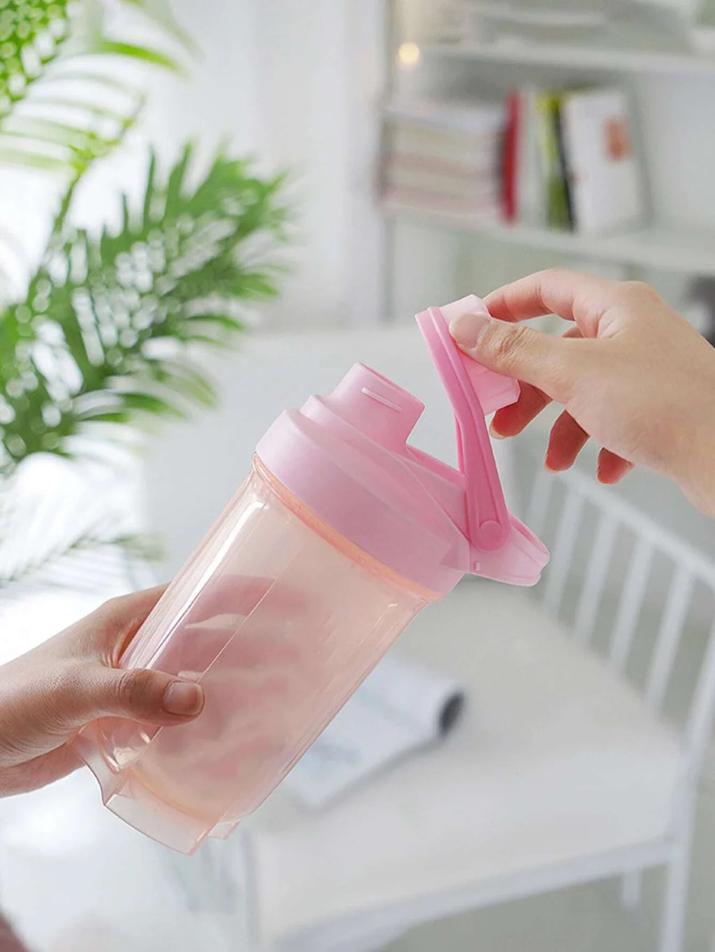 1pc 16.9oz/500ml Shaker Protein Bottle Powder Shake Cup Water Bottle Plastic Mixing Cup Body Building Exercise Bottle