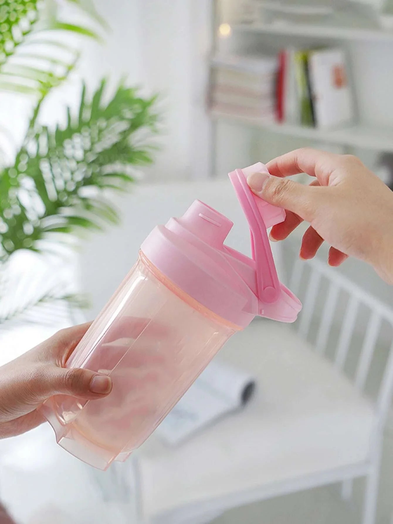 1pc 16.9oz/500ml Shaker Protein Bottle Powder Shake Cup Water Bottle Plastic Mixing Cup Body Building Exercise Bottle