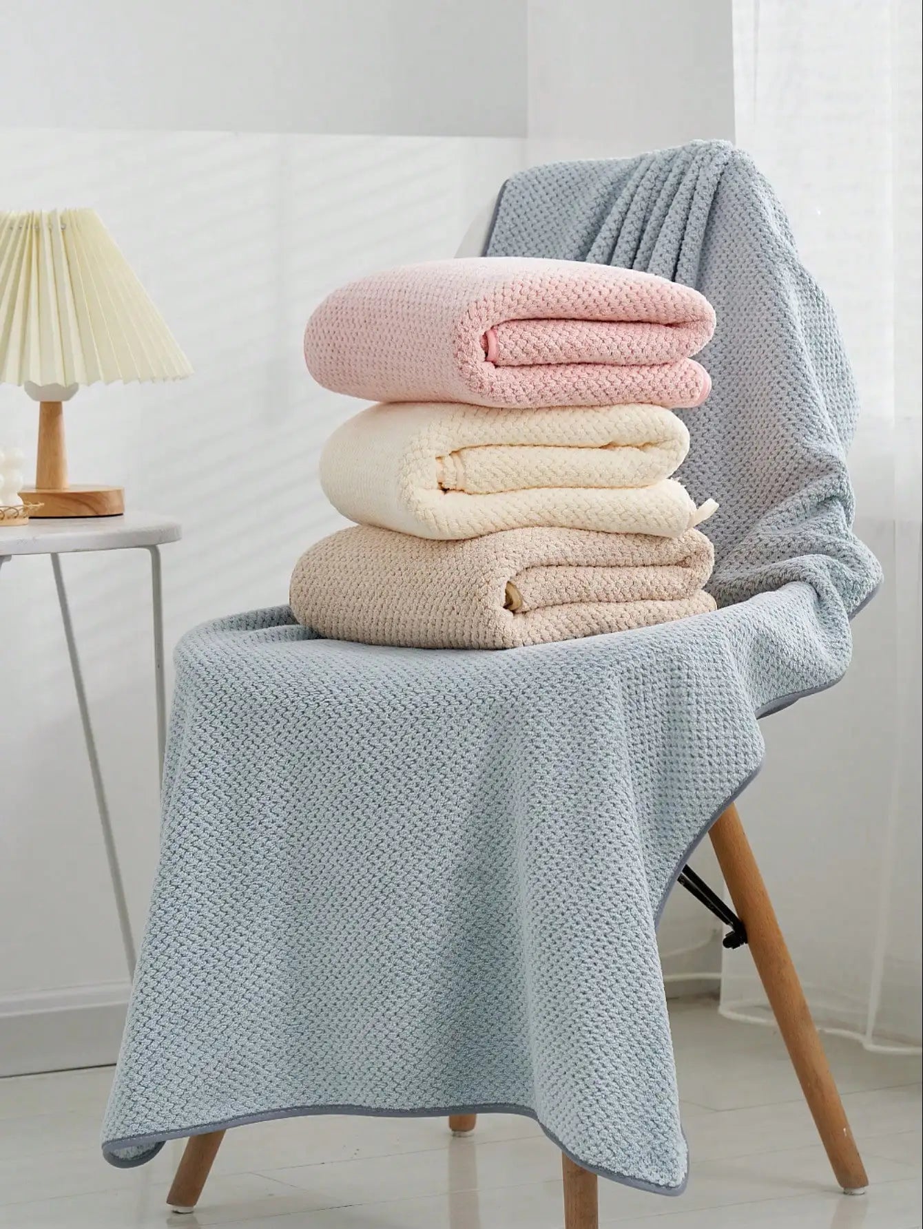 Extra Large 88x175cm Polyester Bath Towel, Hollow Square Knit, Soft Absorbent, 8 Pastel Colors