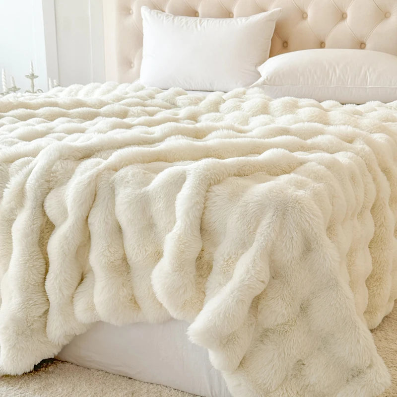 1 Piece of Double-Layer Large Rabbit Fur Blanket, Thickened Material Blanket, Soft and Comfortable, Suitable for Summer Office Blanket, Double Bed Sheets, with a Warm Experience for You