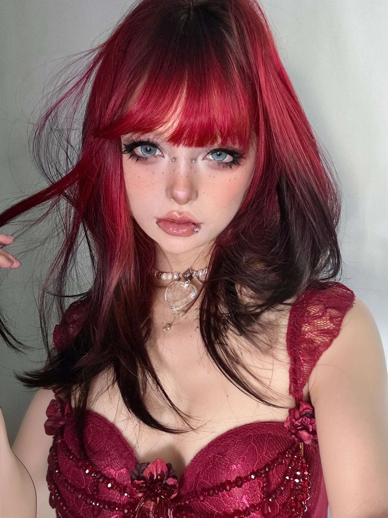 20Inch Sexy Black Red Ombre Synthetic Wigs With Bangs Medium Natural Straight Hair for Women Daily Use Cosplay Heat Resistant