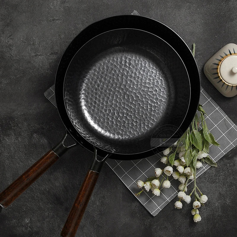 28cm Non-coated Cast Iron Wok Non-stick Pan Smokeless Fried Pan Cook Pots Kitchen Cookware Chef Pan Cooking Tools