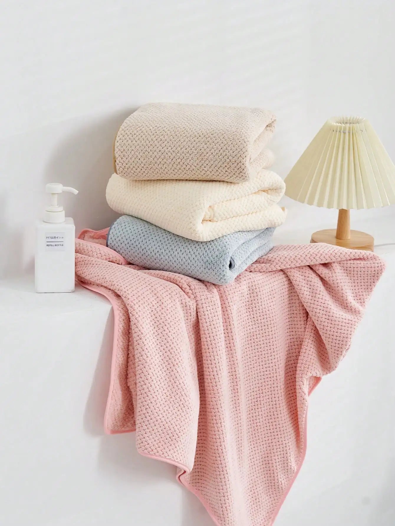 Extra Large 88x175cm Polyester Bath Towel, Hollow Square Knit, Soft Absorbent, 8 Pastel Colors