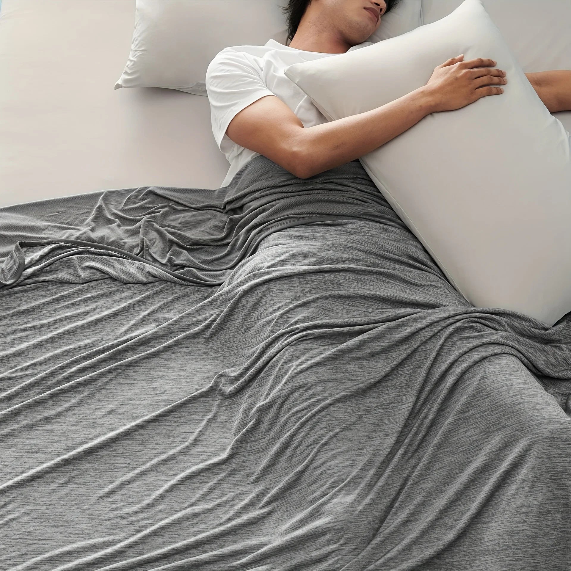 A 150*200cm Lightweight, Ultra-Soft, Cool-Feeling Summer Blanket Made of Imitation Nylon, Double-Sided Cooling Effect Nap Blanket, Suitable for Hot Sleepers Who Suffer from Night Sweats, Breathable, Maintains Coolness for a L
