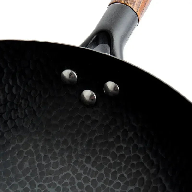 32cm Chinese Traditional Handmade 100% Iron Wok Thickening Non Coated Round Bottom Pan Wok Cook Large Cooking Pot with Wood Lid