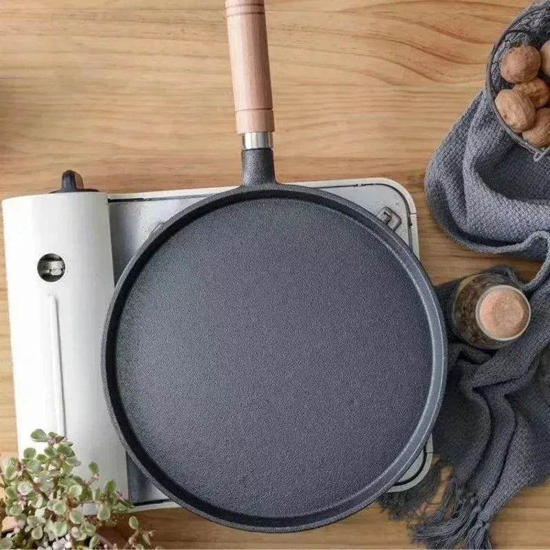 2026 Thick cast iron flat bottomed frying pan for grilling meat without coating and non stick frying steak and fried egg pan