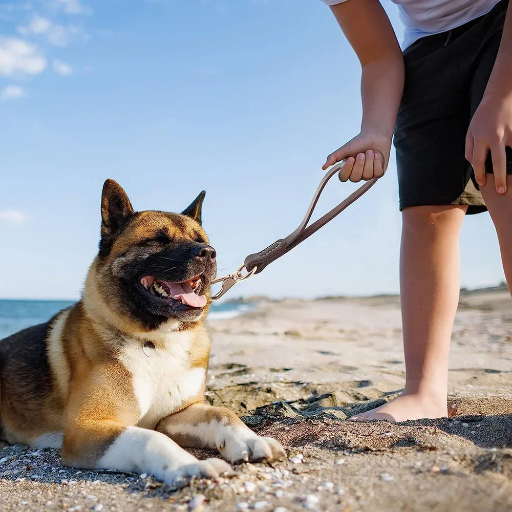 Quality Genuine Leather Dog Leash Strong Leather Dog Traffic Leads 30cm 55cm Short Dog Training Leash for Medium and Large Dogs
