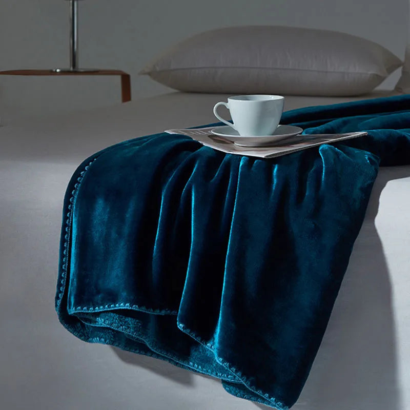 New Shell Edge Milk Velvet Blanket European Solid Color Flannel Warm Blankets Silky Multifunctional Bedspreads for All Seasons
